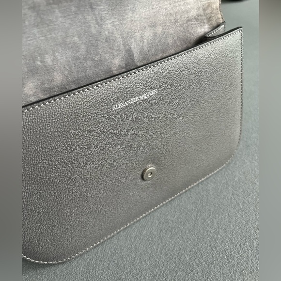 Authentic Alexander McQueen Leather Chain AMQ Bag - Picture 9 of 14